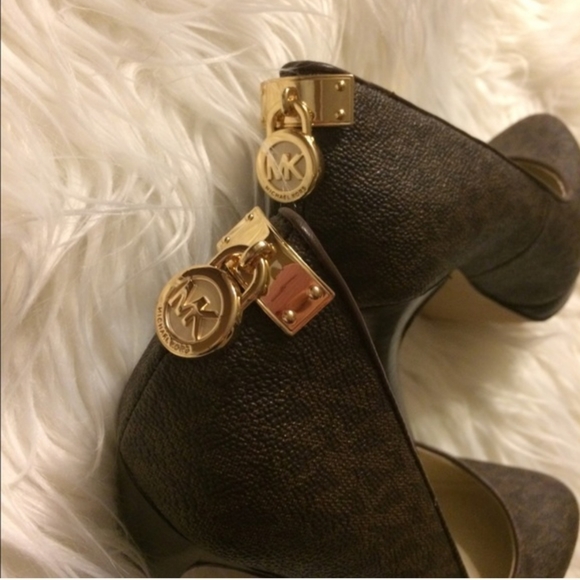 Michael Kors | Signature MK Monogrammed Brown Hamilton Platform Pumps | Size 8 - Picture 4 of 8